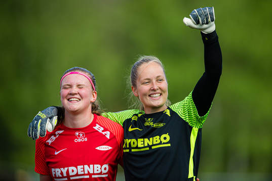 Signe Gaupset and Aurora Mikalsen of Brann