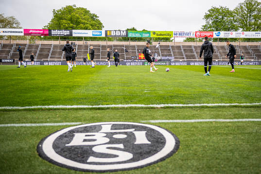 Landskronas spelare värmer upp