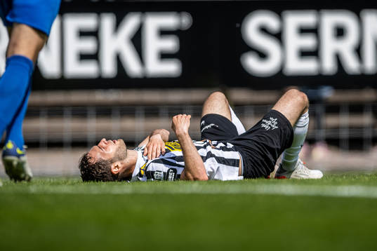 Landskronas Alexander Tkacz har ont