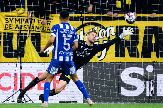 IFK Göteborgs Marcus Berg (ej i bild) gör 1-1 bakom