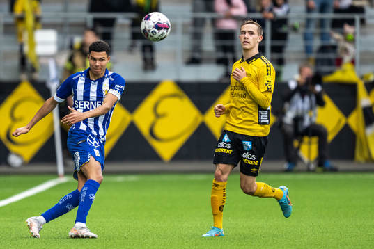 IFK Göteborgs Alexander Jallow och Elfsborgs Jacob Ondrejka