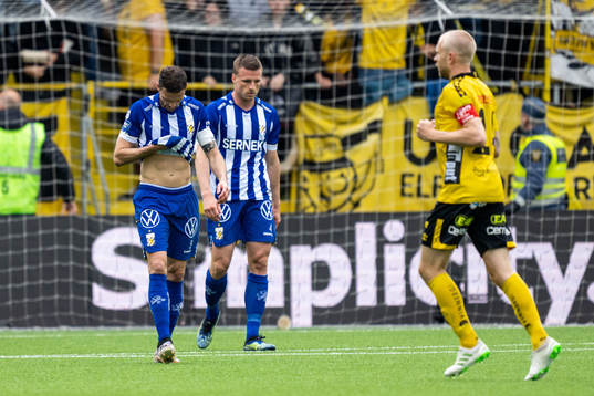 IFK Göteborgs Marcus Berg och Carl Johansson deppar