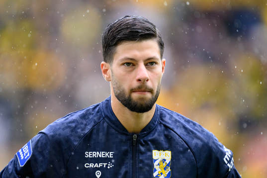 IFK Göteborgs Kevin Yakob vid lineup innan fotbollsmatchen