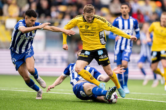 IFK Göteborgs Alexander Jallow och Elfsborgs Jacob Ondrejka