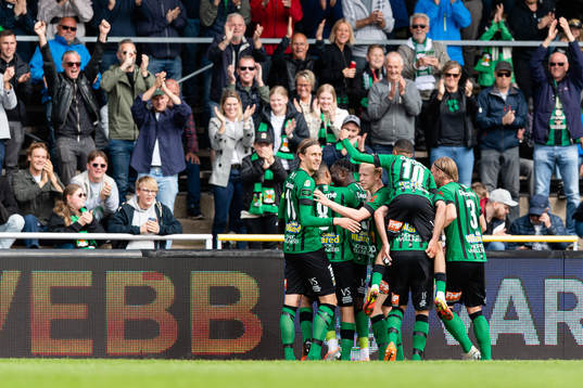 Varbergs spelare jublar