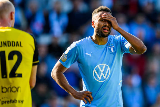 Malmö FFs Isaac Kiese Thelin deppar
