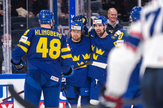 William Nylander of Sweden celebrates 2-0