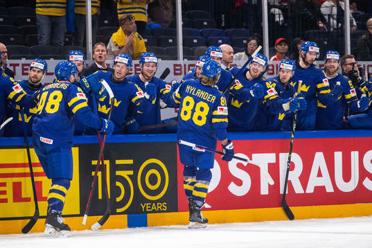 William Nylander of Sweden celebrates 2-0