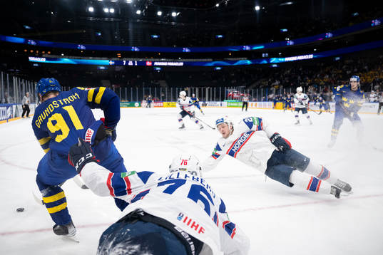 Carl Grundström of Sweden against Emil Martinsen Lilleberg