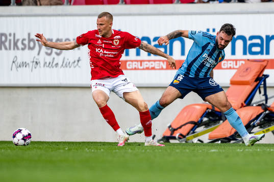 Kalmars Rasmus Sjöstedt och Djurgårdens Sead Haksabanovic