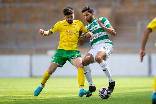 Dalkurds Andreas Katsantonis  och Västerås Pedro Ribeiro