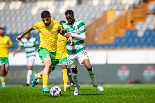 Dalkurds Andreas Katsantonis  och Västerås Mohammed