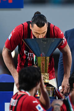 Zlatan Ibrahimovic of Milan celebrates