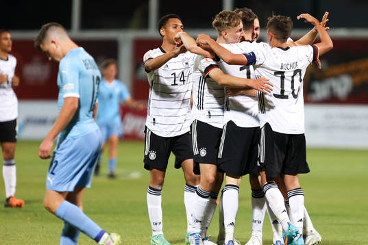 Dzenan Pejcinovic of Germany celebrates
