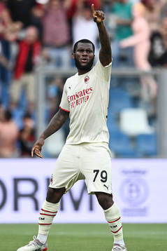 Franck Kessie of Milan celebrates