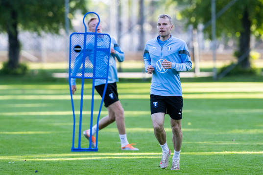 Malmö FFs Oscar Lewicki