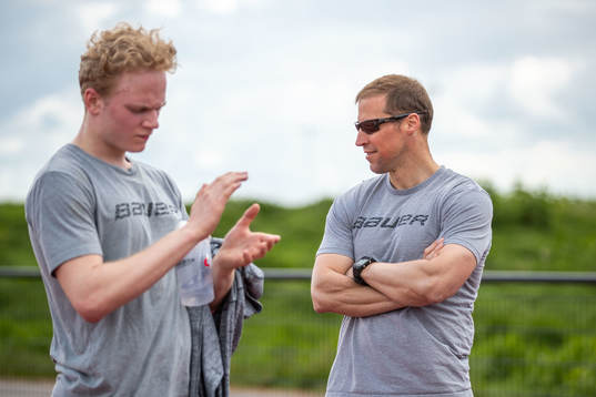 Theodor Niederbach och tränare Cam Abbott