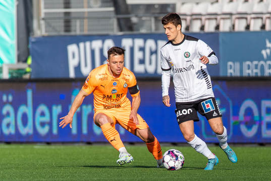 AFC Eskilstunas Ryan Williams och Örebros Vincent Thill