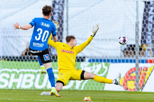 Halmstads Alexander Johansson gör 2-0 på Brommapojkarnas