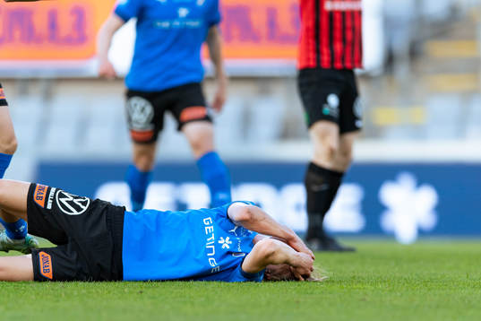 Halmstads Erik Ahlstrand har ont