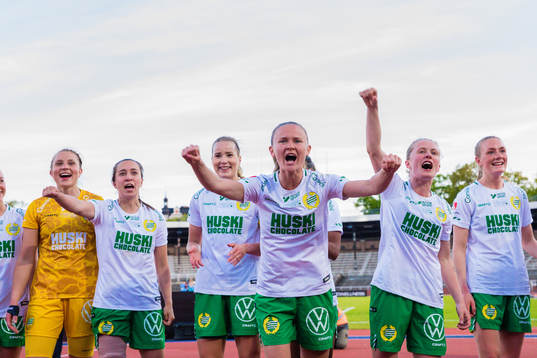 Hammarbys målvakt Anna Tamminen, Fanny Hjelm, Eva