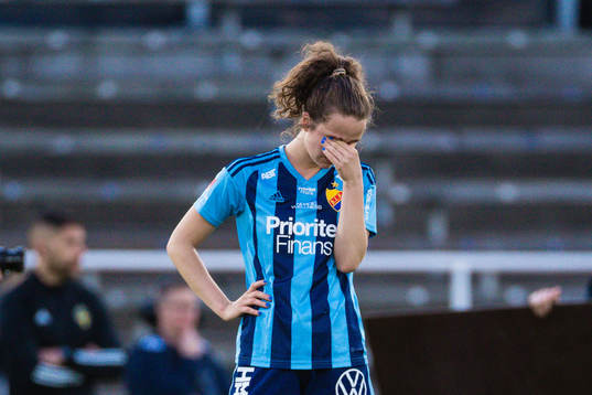 Djurgårdens Julia Walentowicz deppar  fotbollsmatchen i
