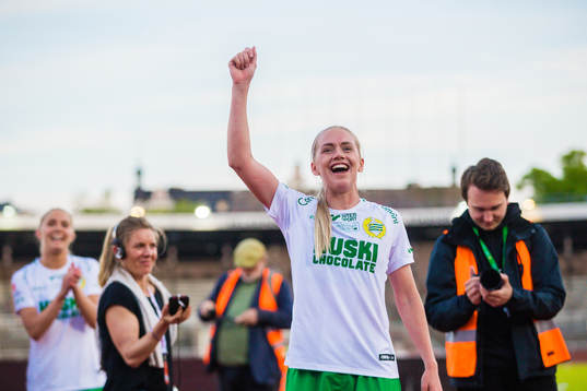 Hammarbys Elsa Karlsson jublar
