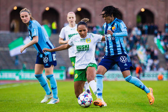 Hammarbys Madelen Janogy och Djurgårdens Linda Maserame