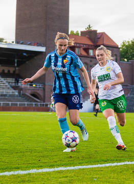 Djurgårdens Kamilla Lilhammer Karlsen och Hammarbys Emma
