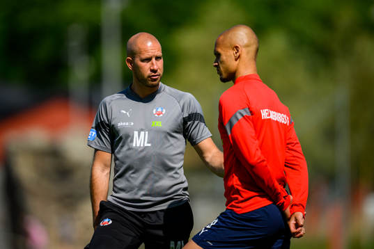 Assisterande tränare Mattias Lindström och Anthony van