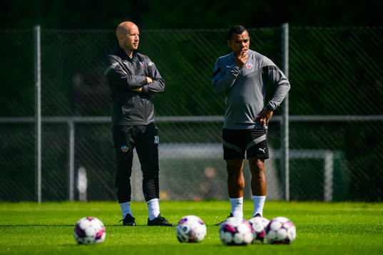 Tränare Alvaro Santos och assisterande tränare Mattias