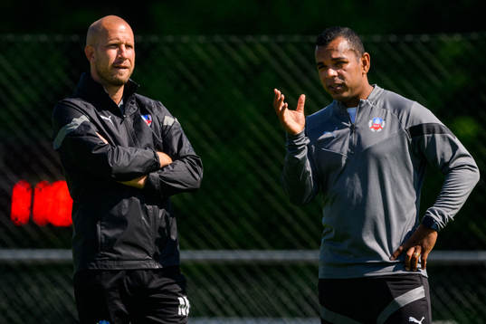 Tränare Alvaro Santos och assisterande tränare Mattias
