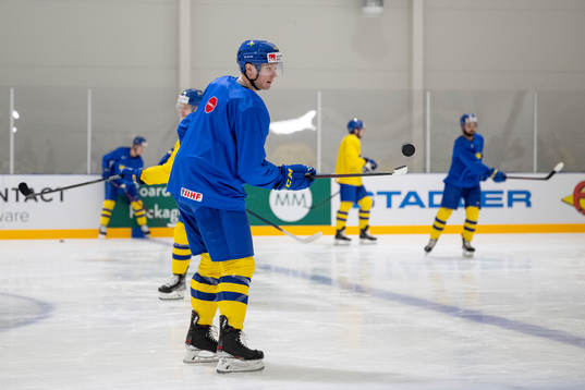 Carl Klingberg of Sweden at a practice session