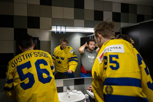 Bläddra bland fler bilder av 2022 IIHF Ice Hockey World Championship, day 10, Sweden, practice