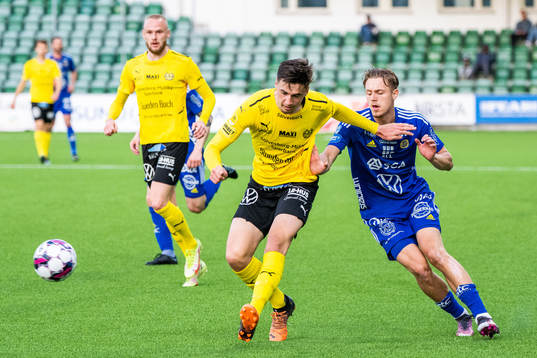 Sundsvalls Ludvig Nåvik och Mjällbys Noah Eile