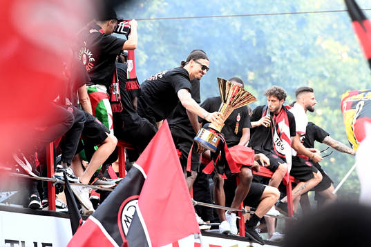 Zlatan Ibrahimovic of Milan celebrates