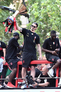Zlatan Ibrahimovic of Milan celebrates