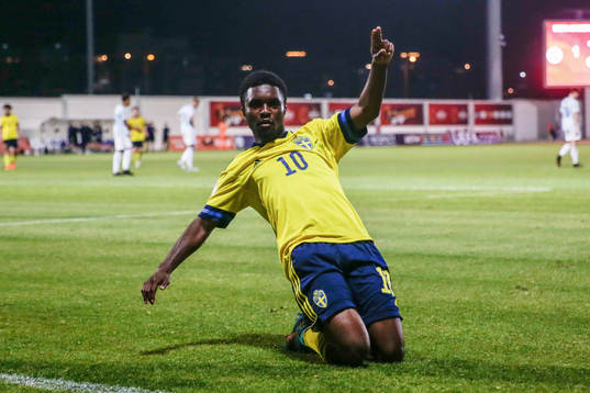 Jardell Kanga of Sweden celebrates