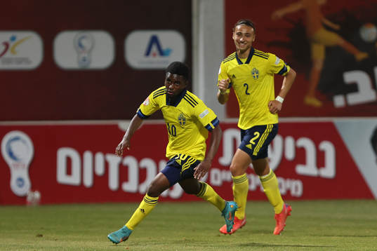 Jardell Kanga of Sweden celebrates
