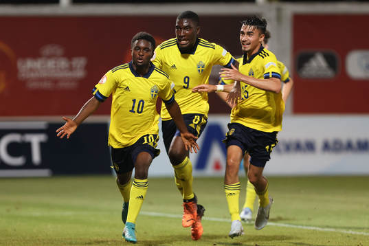 Bläddra bland fler bilder av Football, UEFA Under-17 , Sweden - Scotland