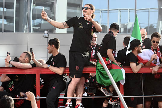 Zlatan Ibrahimovic of Milan celebrates