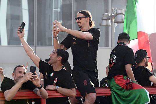 Zlatan Ibrahimovic of Milan celebrates