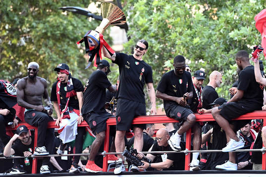 Zlatan Ibrahimovic of Milan celebrates