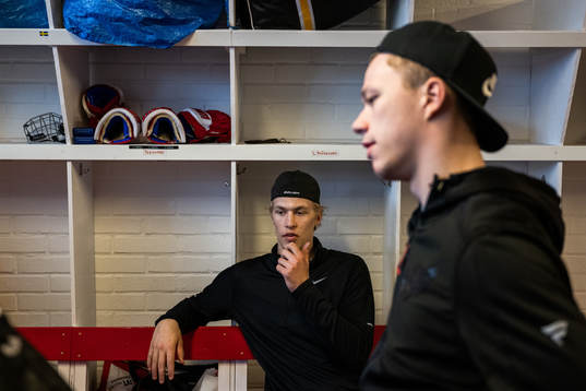 Detroit Red Wings Simon Edvinsson och Lucas Raymond i