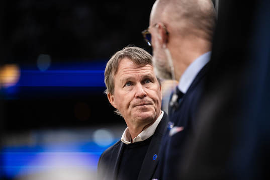 head coach Johan Garpenlöv of Sweden