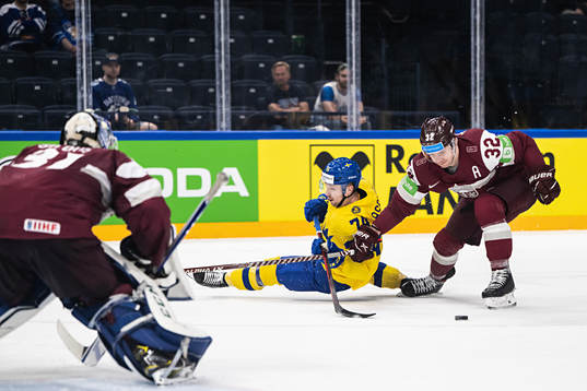 Rasmus Asplund of Sweden and Arturs Kulda of Latvia