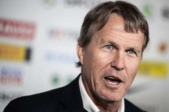 head coach Johan Garpenlöv of Sweden