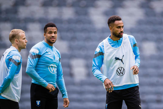 Malmö FFs Martin Olsson och Isaac Kiese Thelin