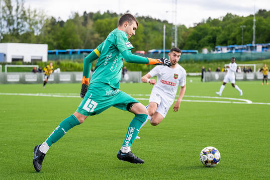 Häckens målvakt Sebastian Banozic
