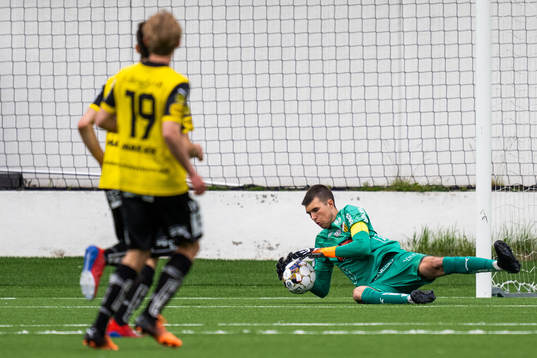 Häckens målvakt Sebastian Banozic